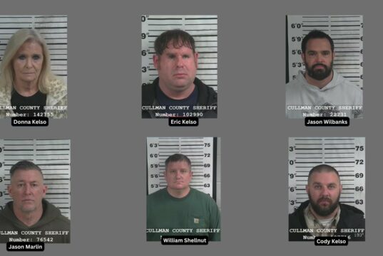 Expolicías de Alabama aceptan condena por corrupción Fichas policiales de seis implicados en el caso de corrupción en Hanceville, Alabama.