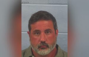 Arrestan a sujeto en Gadsden por abuso de menor de 12 años Fotografía oficial de arresto de Jamey Patterson, acusado por abusar de un menor en Gadsden.