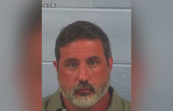 Arrestan a sujeto en Gadsden por abuso de menor de 12 años Fotografía oficial de arresto de Jamey Patterson, acusado por abusar de un menor en Gadsden.