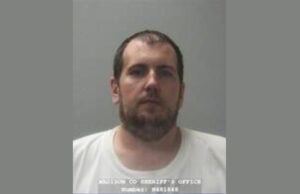 Acusado de asalto bancario en Huntsville admite su culpa Ficha policial de Justin Lee Tielking, acusado de robo bancario en el centro de Huntsville.