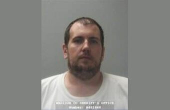 Acusado de asalto bancario en Huntsville admite su culpa Ficha policial de Justin Lee Tielking, acusado de robo bancario en el centro de Huntsville.