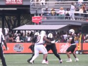 Magic City Classic arranca la venta de boletos en Alabama Jugadores de fútbol americano compitiendo en el campo durante el partido del Magic City Classic en el Legion Field.