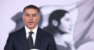 Extorsión al aguacate provoca 12 detenciones en Michoacán Omar García Harfuch en rueda de prensa sobre operativos contra la extorsión en México.
