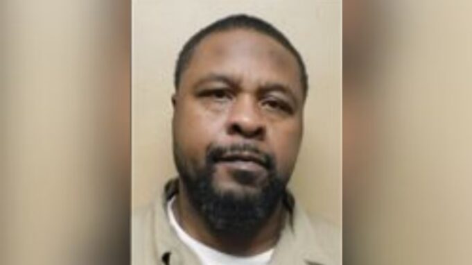 Alabama ratifica la pena de muerte por doble crimen de 2001 Retrato policial de Wakilii Brown, hombre condenado a la pena de muerte por doble asesinato en Alabama.