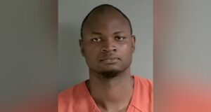 Caso de exjugador de JSU pasa a gran jurado por violación Fotografía policial de arresto de Daniel Adegboyega, acusado de violación en primer grado en Jacksonville.
