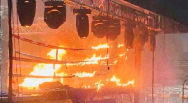 México cae arresto de implicados en incendio de Hermosillo Ring de boxeo consumido por intensas llamas en el Centro de Usos Múltiples de Hermosillo durante ataque en México.