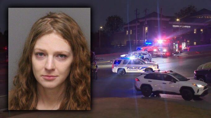 Revocan fianza a acusada de choque fatal en Hoover Retrato policial de Sarah Rose Tisdale junto a la escena nocturna del choque atendida por patrullas de Hoover.